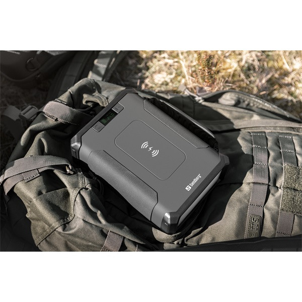 Sandberg akkubank - survivor powerbank 8in1 96000 (ipx4,bemenet: dc, kimenet: dc+2xusb-a qc+1xusb-c+2x szivargyujtó, qi)