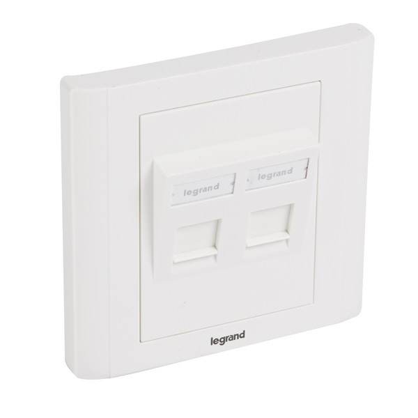 Legrand süllyesztett szerelvény - 2xrj45 keystone port fogadására, döntött, fehér burkolattal és kerettel, címketartóval